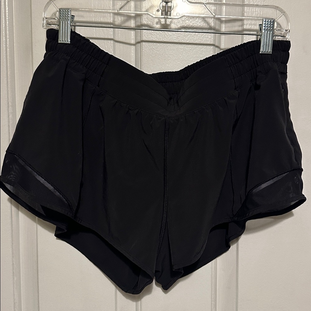 Lululemon hotty hot shorts in black